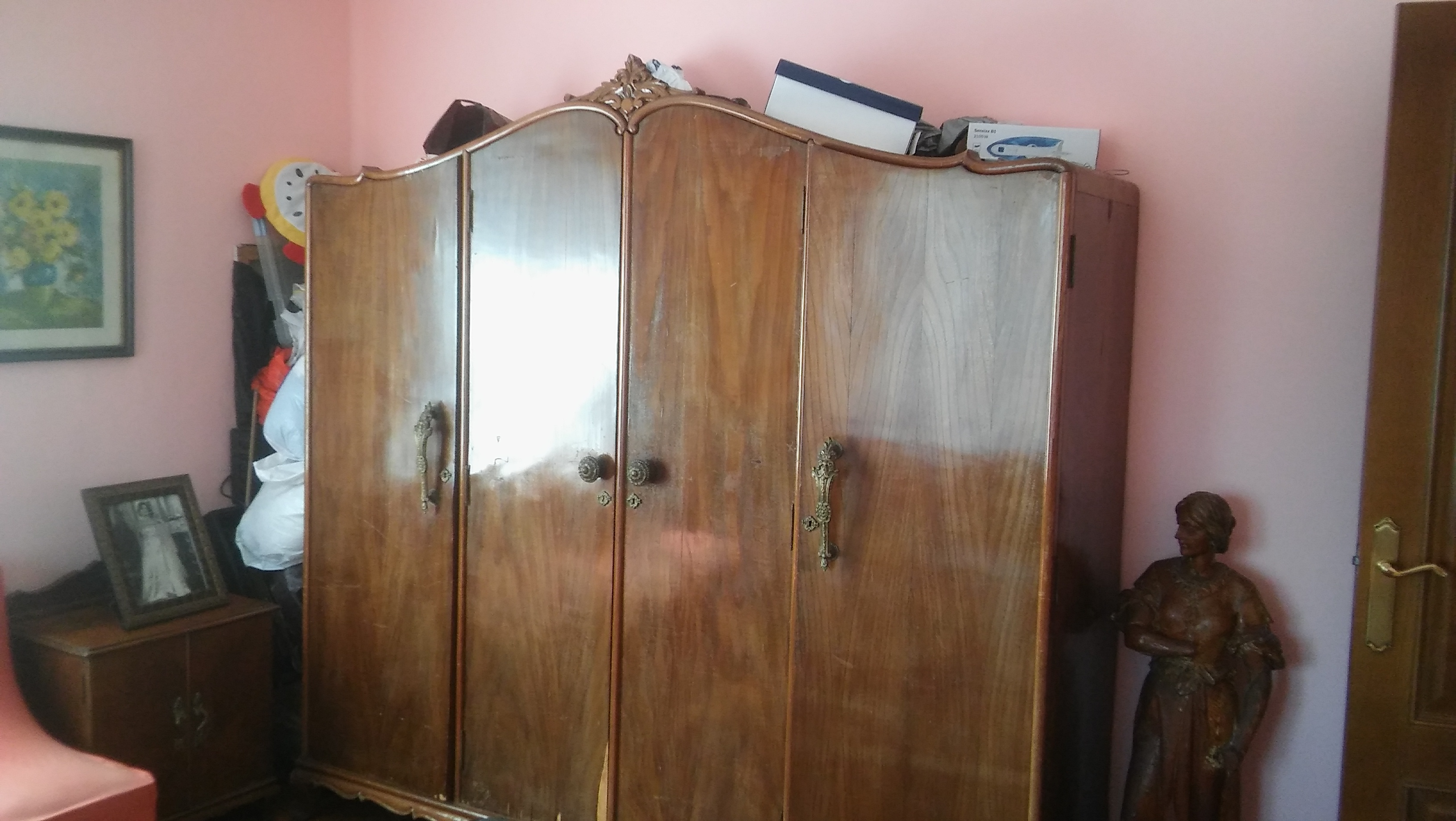 Lacado de dormitorio clásico completo en color hueso — antes