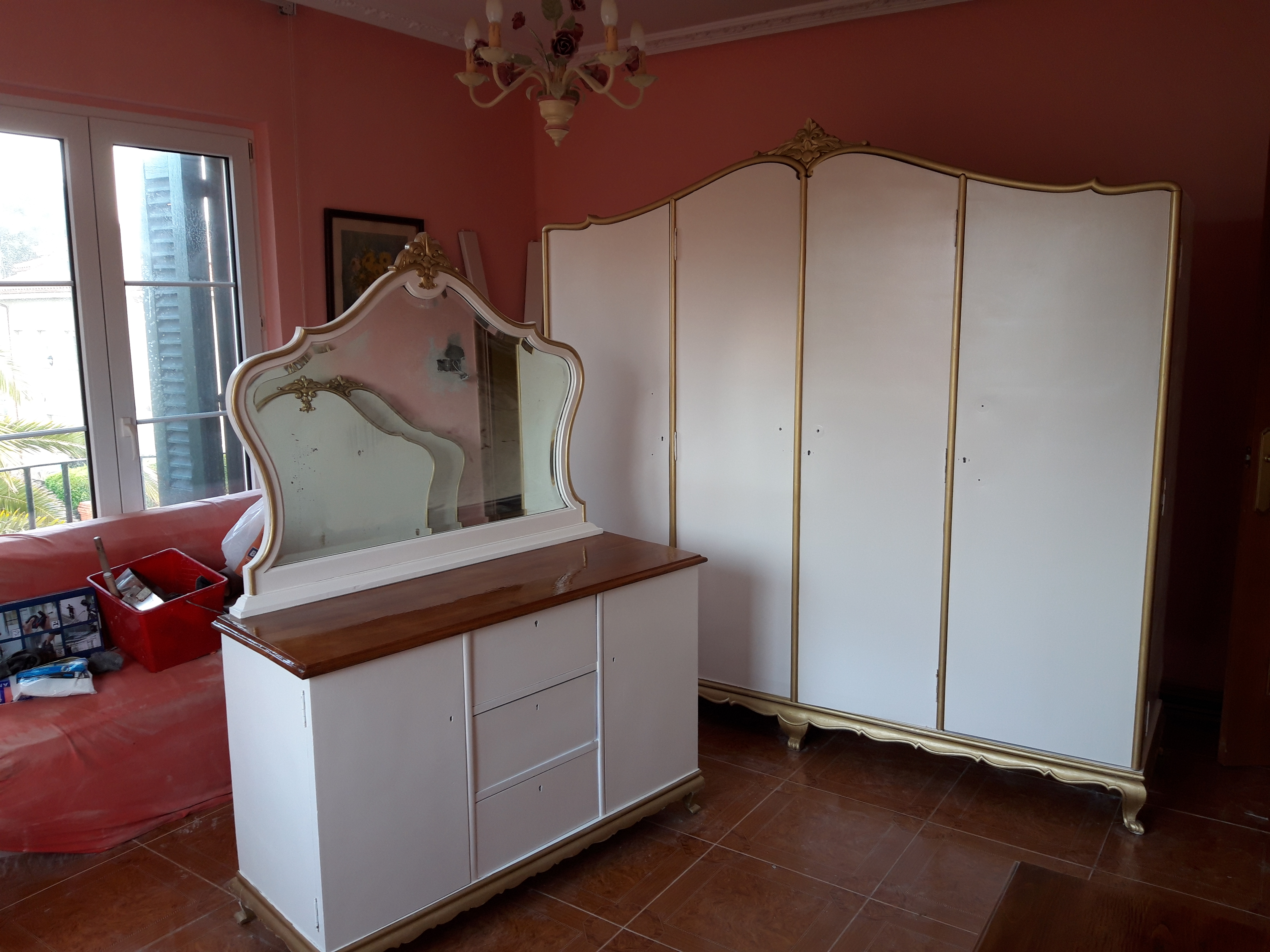 Lacado de dormitorio clásico completo en color hueso — portada